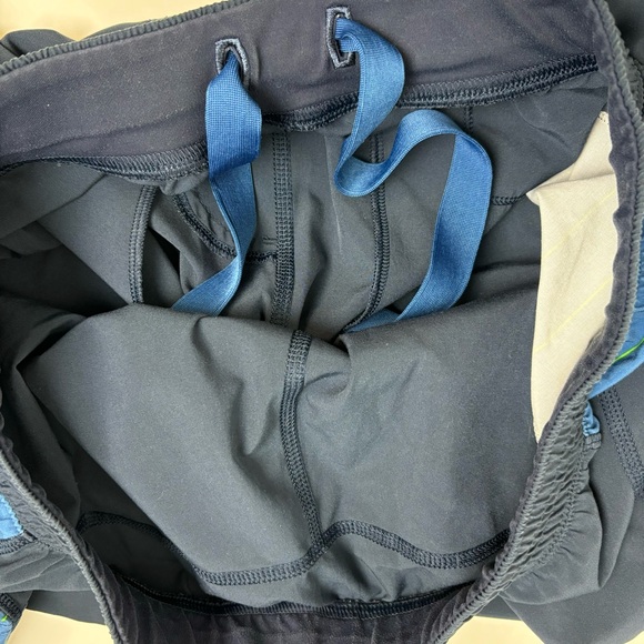 Lululemon Shorts Mens Large‎ Blue Side Stripes 11” Stretch Unlined Lightweight - Picture 12 of 15